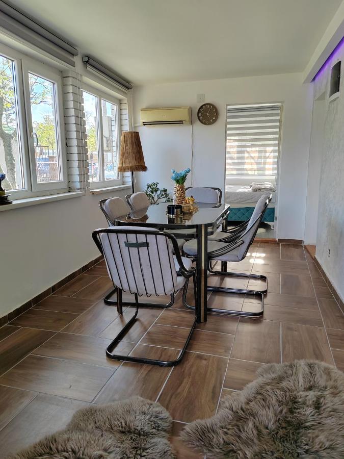 Appartamento Nora 1 Sremska Mitrovica Esterno foto